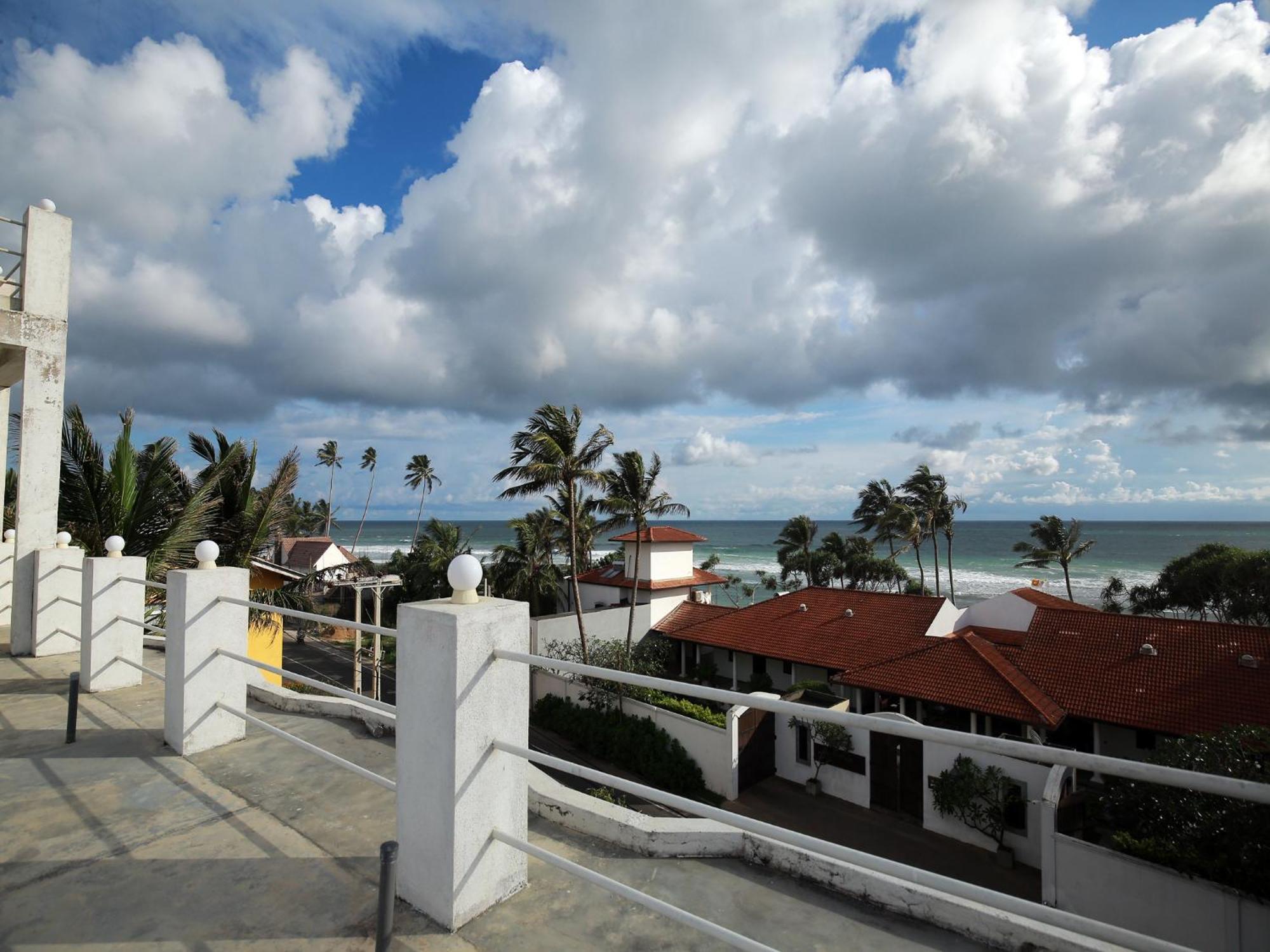 Crystal Oceanic Otel Ahangama Dış mekan fotoğraf